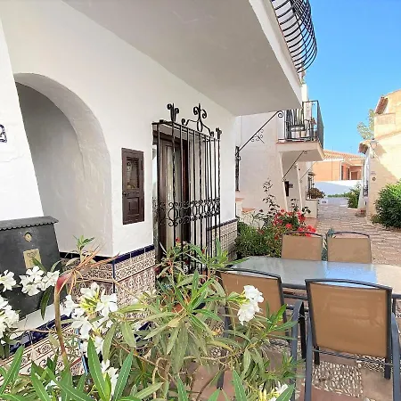 Nueva 52 Pubelo Andaluz Casasol Vakantiehuis