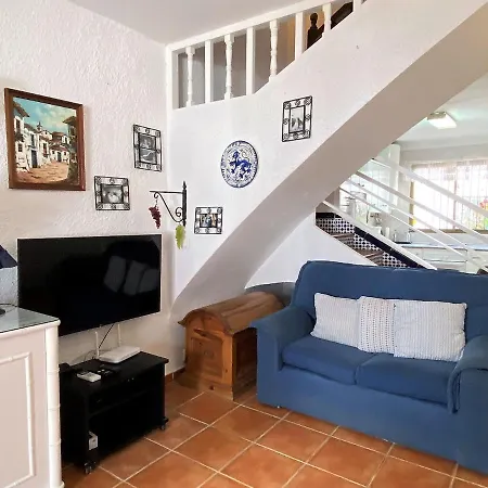 Nueva 52 Pubelo Andaluz Casasol * נרחה